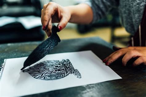 Why Would a Printmaker Prefer Etching Over Engraving: A Detailed Exploration